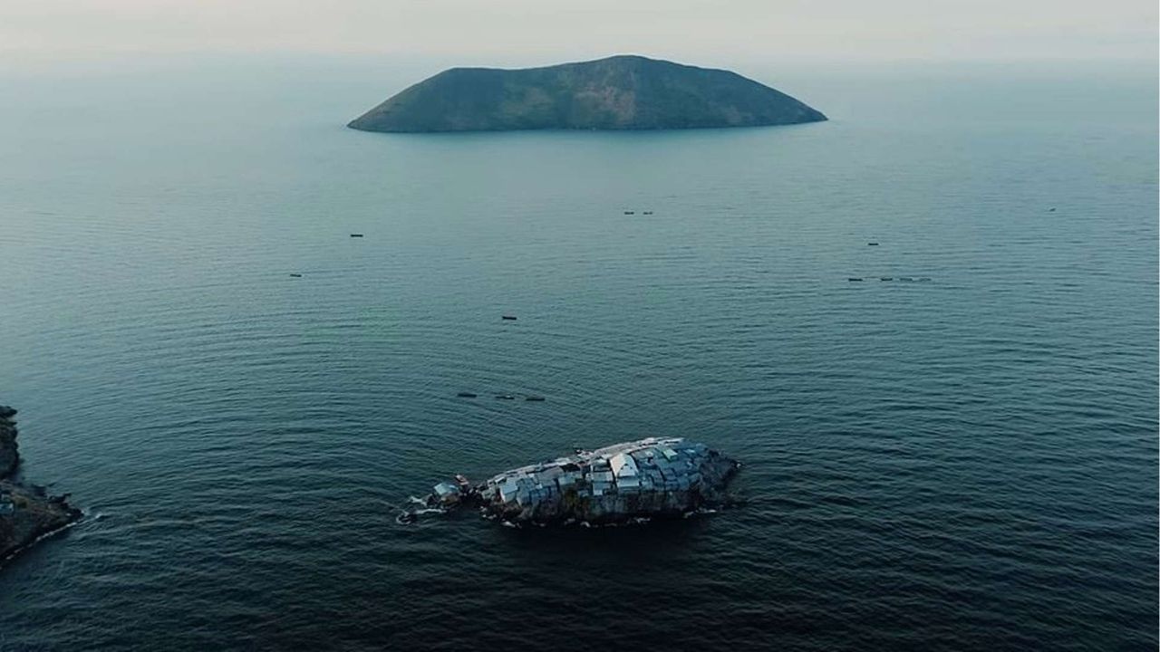 Ünlü YouTuber, Afrika’nın En Yoğun Nüfuslu Adasında 24 Saat Geçirdi!