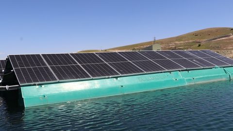Türkiye'nin İlk Yüzer Güneş Enerjisi Santrali Üretime Başlıyor!