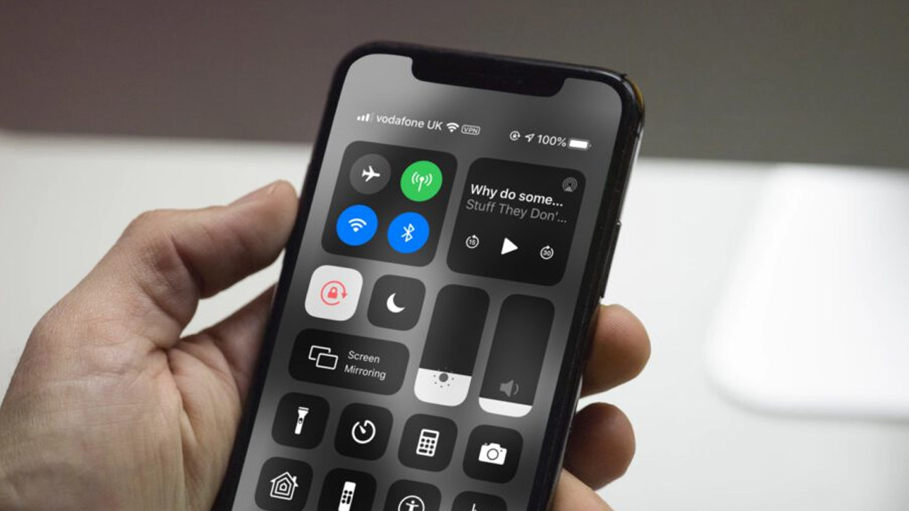 iOS 18 ile Kilit Ekranındaki Denetimler Artık Değiştirilebilecek!
