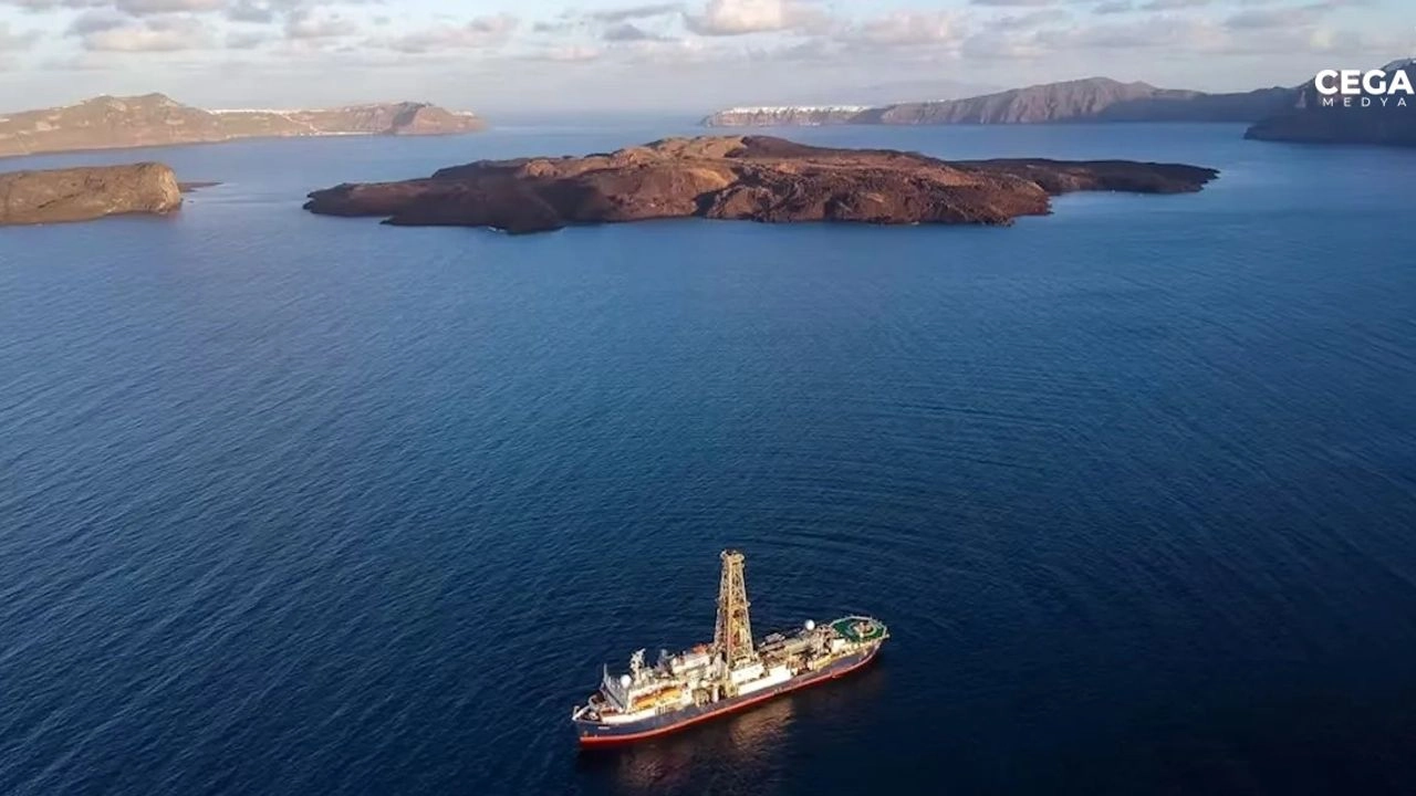 Bilim İnsanları, Ege’de Deniz Tabanını Sarsan Volkanik Patlama Keşfetti