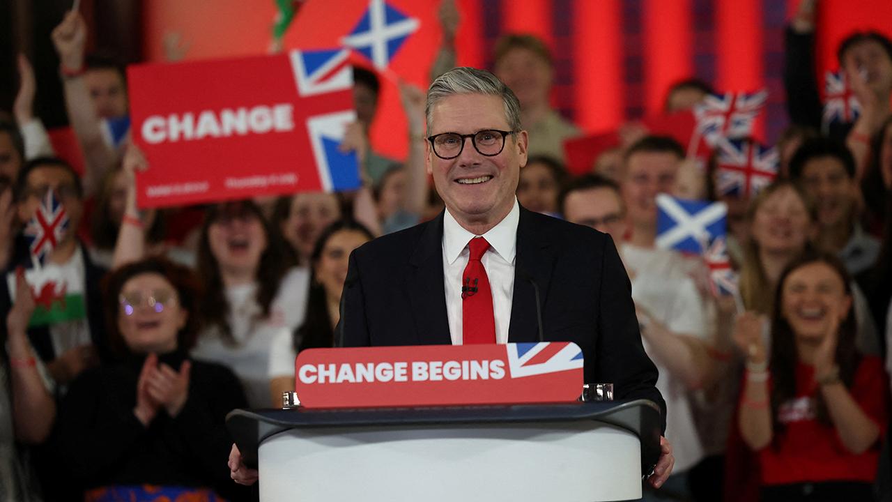 Keir Starmer, İngiltere’de İşçi Partisi’ni 14 Yıl Sonra İktidara Taşıdı