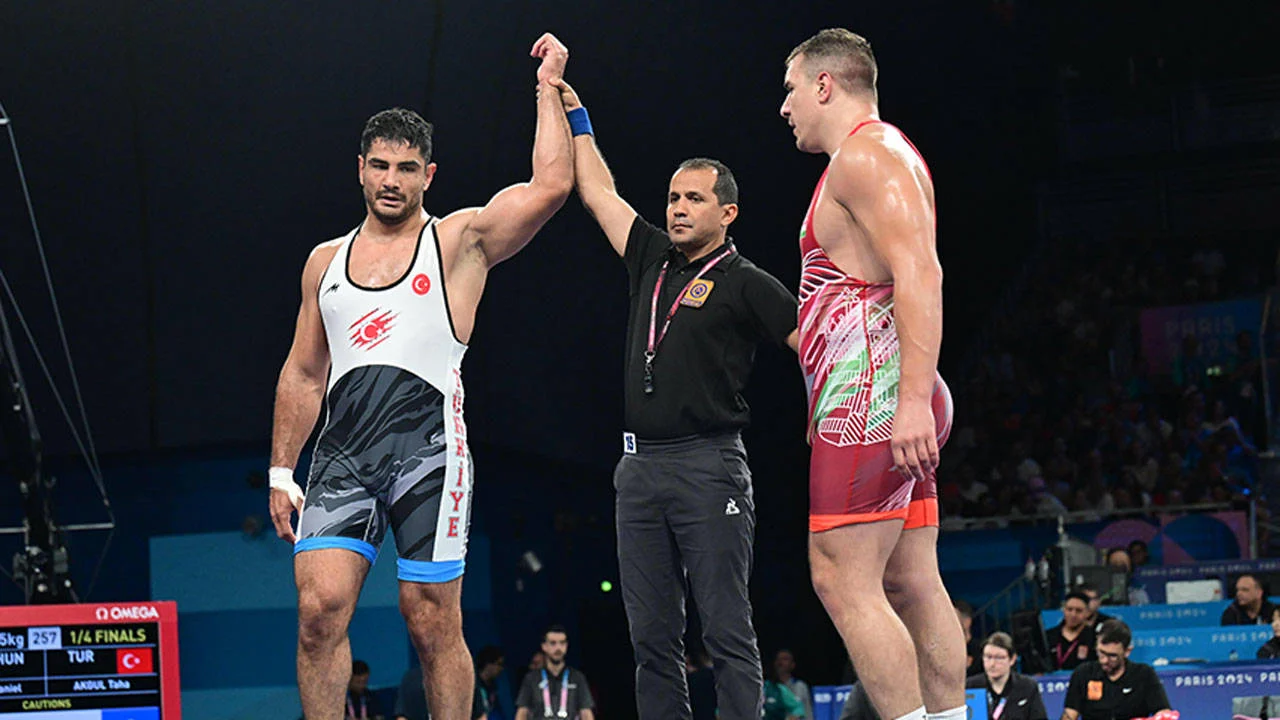 Paris 2024’te Bronz Madalya Kazanan Milli Güreşçi Taha Akgül, Mindere Veda Etti