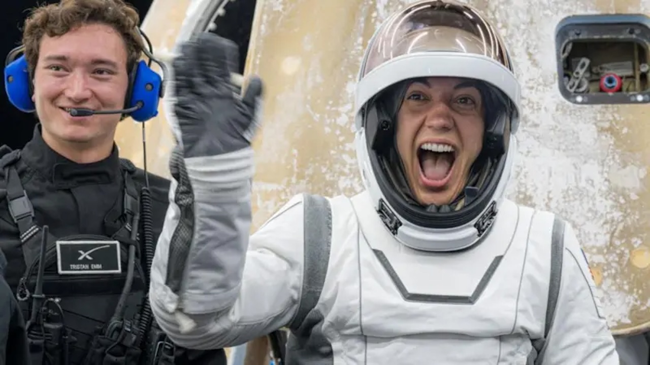 SpaceX’in Dragon Kapsülü Florida Kıyılarına İndi: Tarihi Uzay Yürüyüşü Gerçekleşti