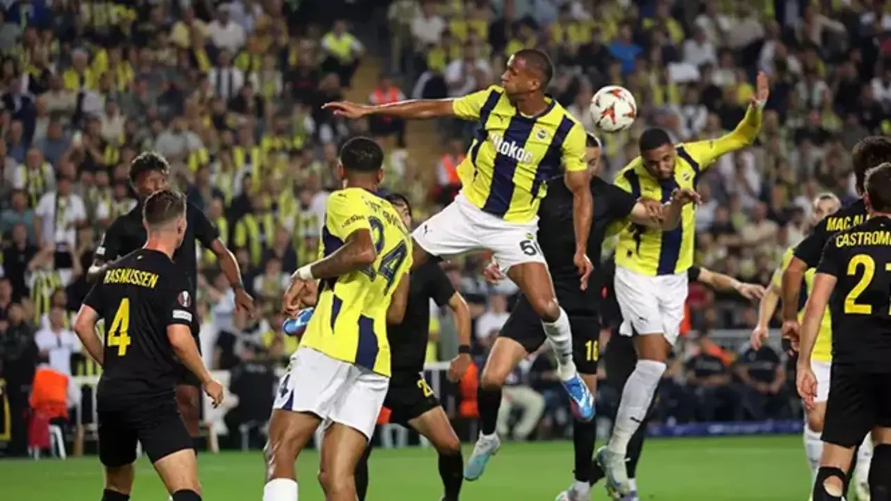 Fenerbahçe, UEFA Avrupa Ligi’ne 3 Puanla Başladı: 2-1
