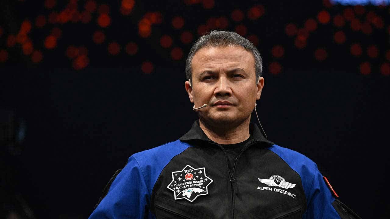 İlk Türk Astronot Alper Gezeravcı Uzay Komutanlığı’na Atandı