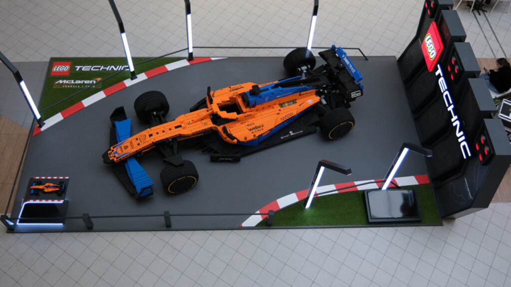 Gerçek Boyutlu LEGO Technic Mclaren Formula 1 Aracı İstanbul'da Sergileniyor