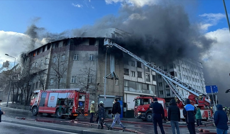 Ayakkabı imalathanesi yangın