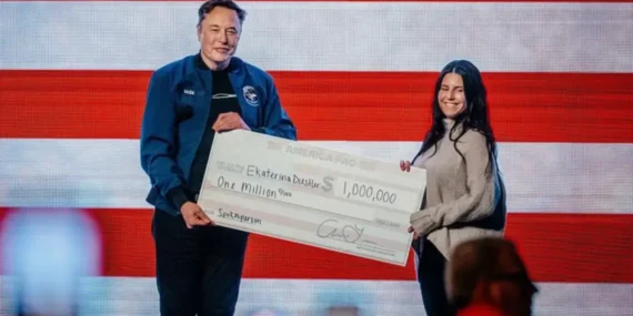 Elon Musk, Yine Seçim Öncesi 1 Milyon Dolarlık Çek Dağıtıyor