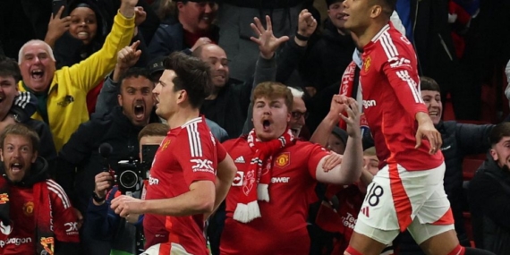 Manchester United İmkansızı Başardı: 7 Dakikada 3 Gol!