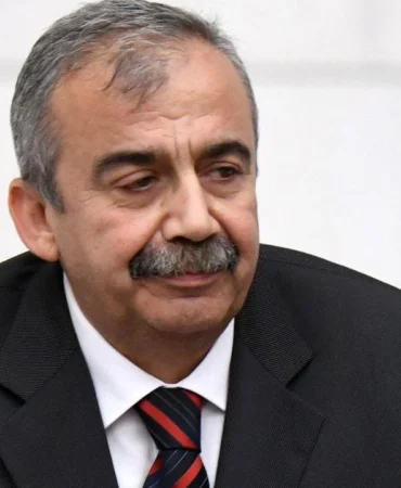 Sırrı Süreyya Önder