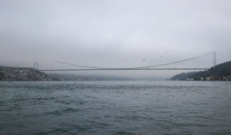 istanbul-icin-firtina-uyarisi-meteoroloji-ve-valilik-saat-verdi-3215965_202504271706_2