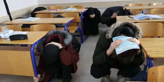 Eğitim-Öğretim Pazartesi Günü Devam Edecek: İlk Ders Afet Farkındalık Eğitimi