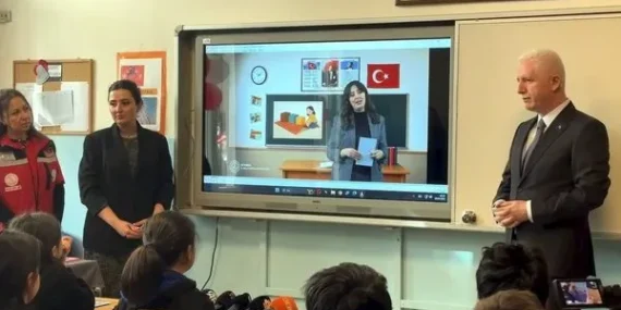 İstanbul Valisi Davut Gül Deprem Sonrasında Okulların Durumunu Açıkladı