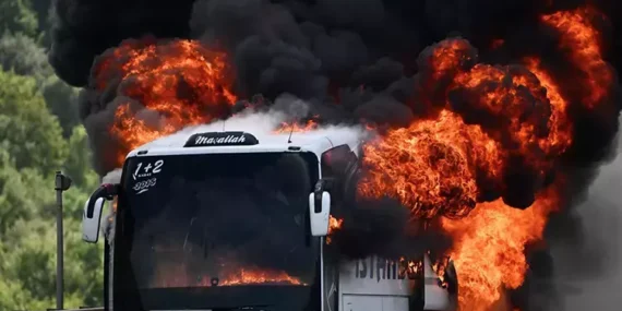 Düzce Otoyolunda Yolcu Otobüsü Yandı!