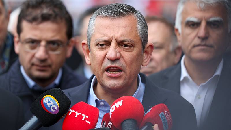 özgür özel