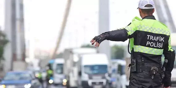 Bakan Ali Yerlikaya Trafik Denetim Verilerini Açıkladı: Çakar Kullanan 50 Sürücüye Ceza Verildi