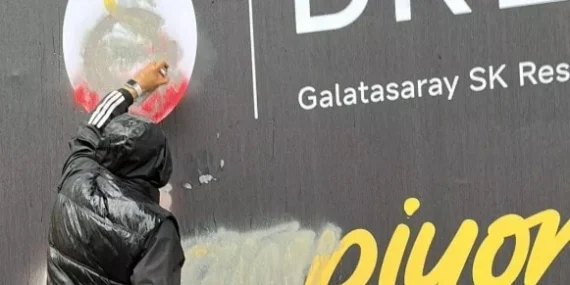 Beşiktaş Stadı Yanında Galatasaray Reklamı Krizi!