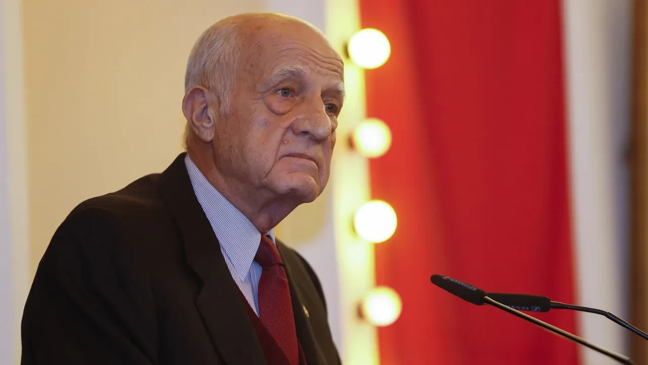 İnan Kıraç