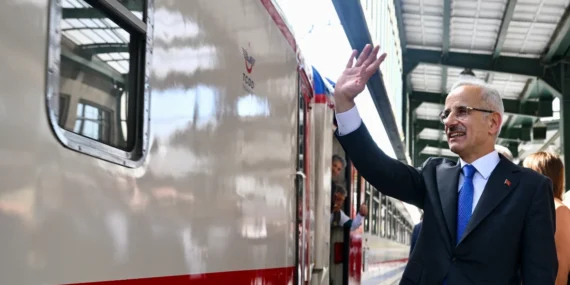 Bakan Uraloğlu, “Kurban Bayramı’na Özel Tren Seferleri Artıyor”