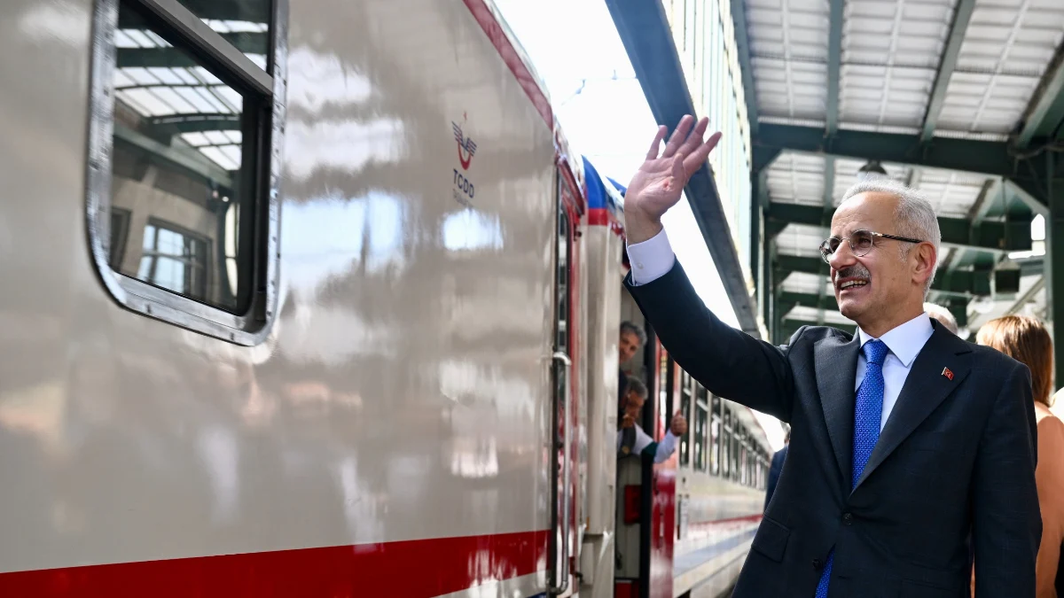 URALOĞLU TREN