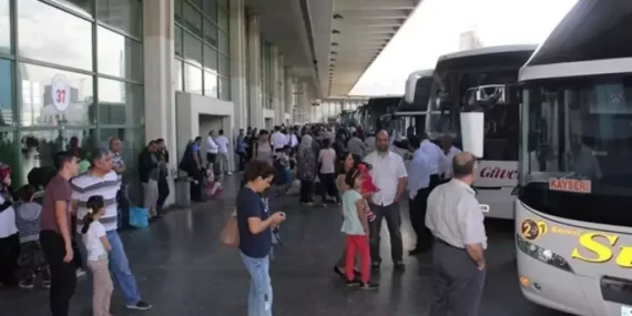 Bayram Tatili Yoğunluğu Otobüs Seferlerini Artırdı, Biletler Tükenmek Üzere!