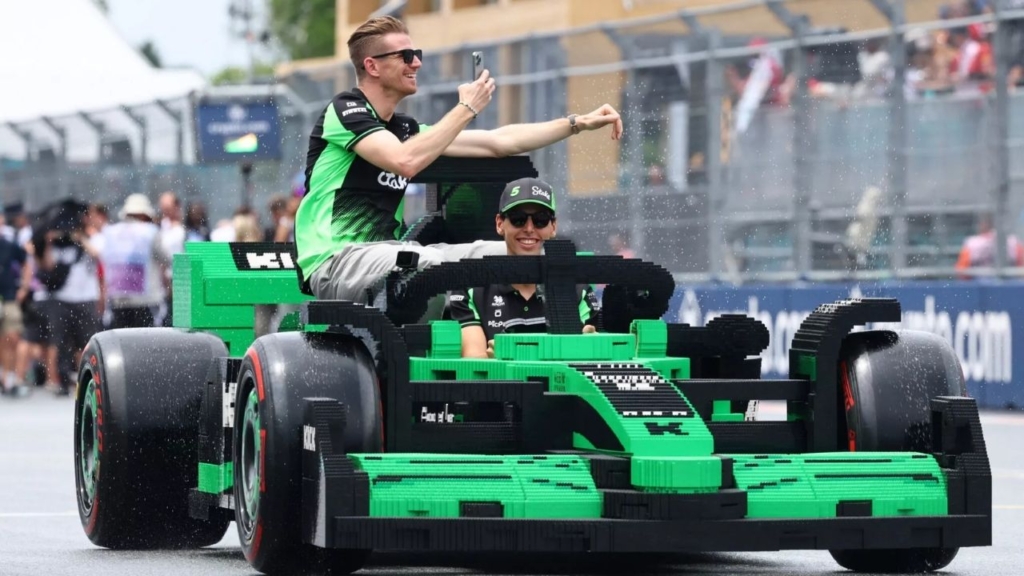 Formula 1 Pilotları LEGO Araçlarla Yarıştı!