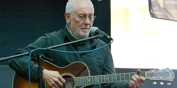 Ünlü Sanatçı İlhan Şeşen Hayatını Kaybetti