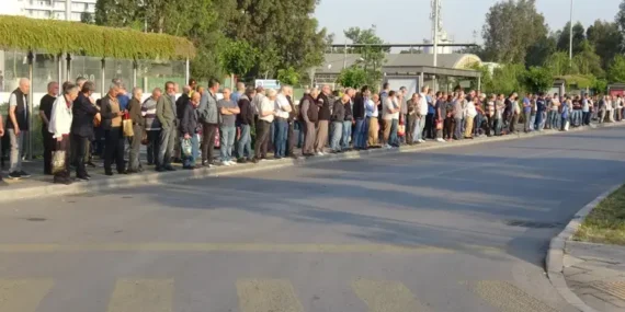 İzmir’de Toplu İş Sözleşmesi Krizi! Seferler Durdu