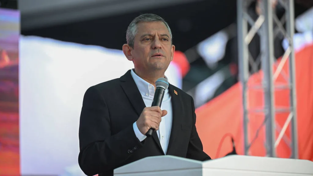 özgür özel