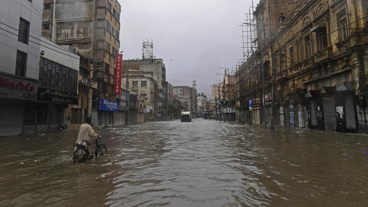 pakistan fırtına ölüler