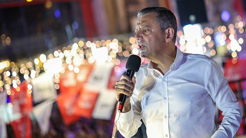 özgür özel