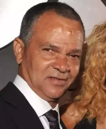 Rihanna'nın Babası