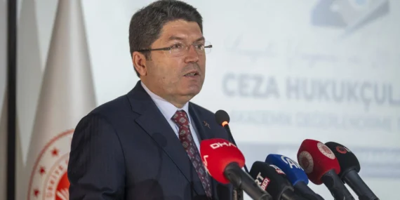 Adalet Bakanı Yılmaz Tunç Açıkladı: Orman Yangınları Nedeniyle 17 Şüpheli Gözaltına Alındı!