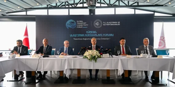 Uraloğlu, Mahsur Kalan Uçaklar İçin Girişimleri Sürdürüyor