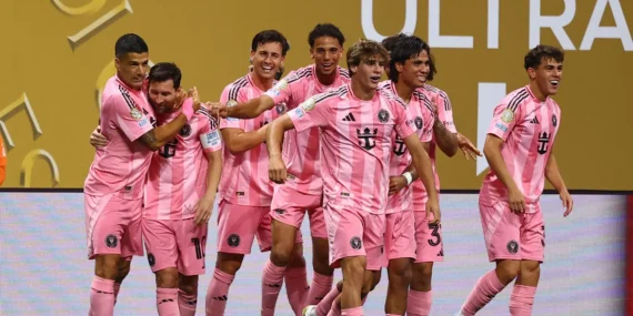 Lionel Messi’den Cristiano Ronaldo İçin Övgü Dolu Sözler: “Birbirimize Saygıyla Yaklaştık”