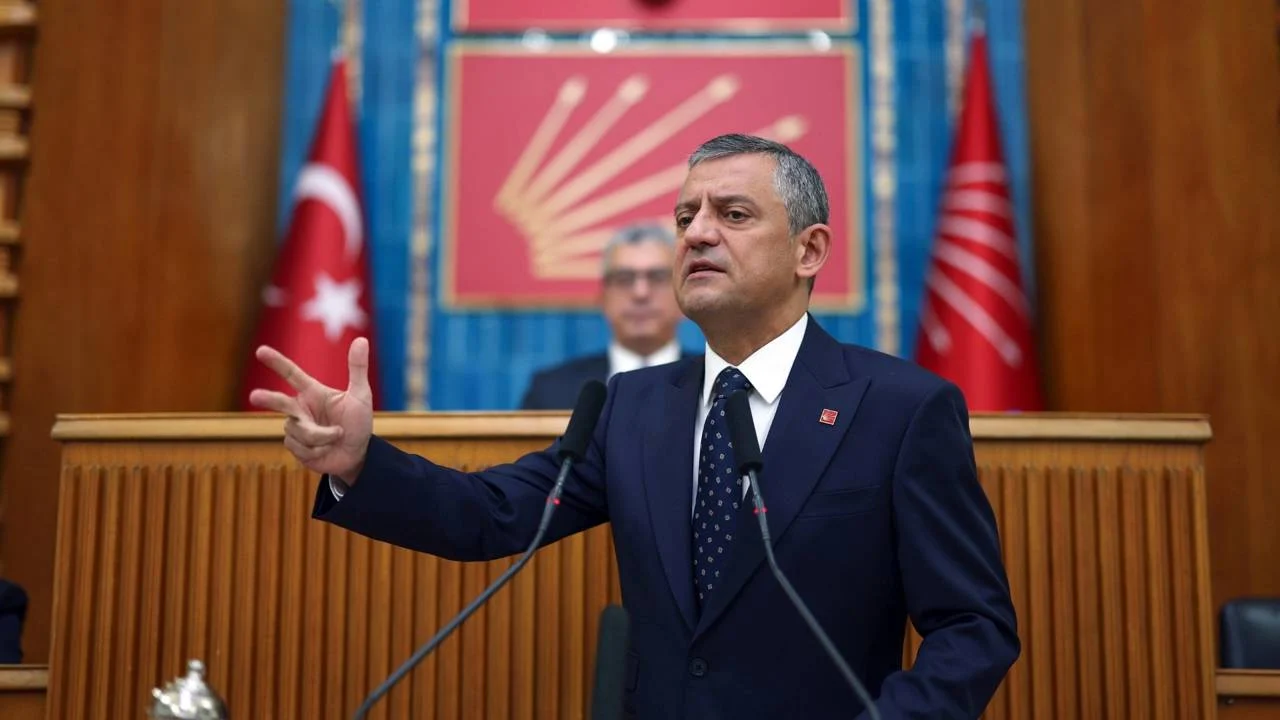 özgür özel