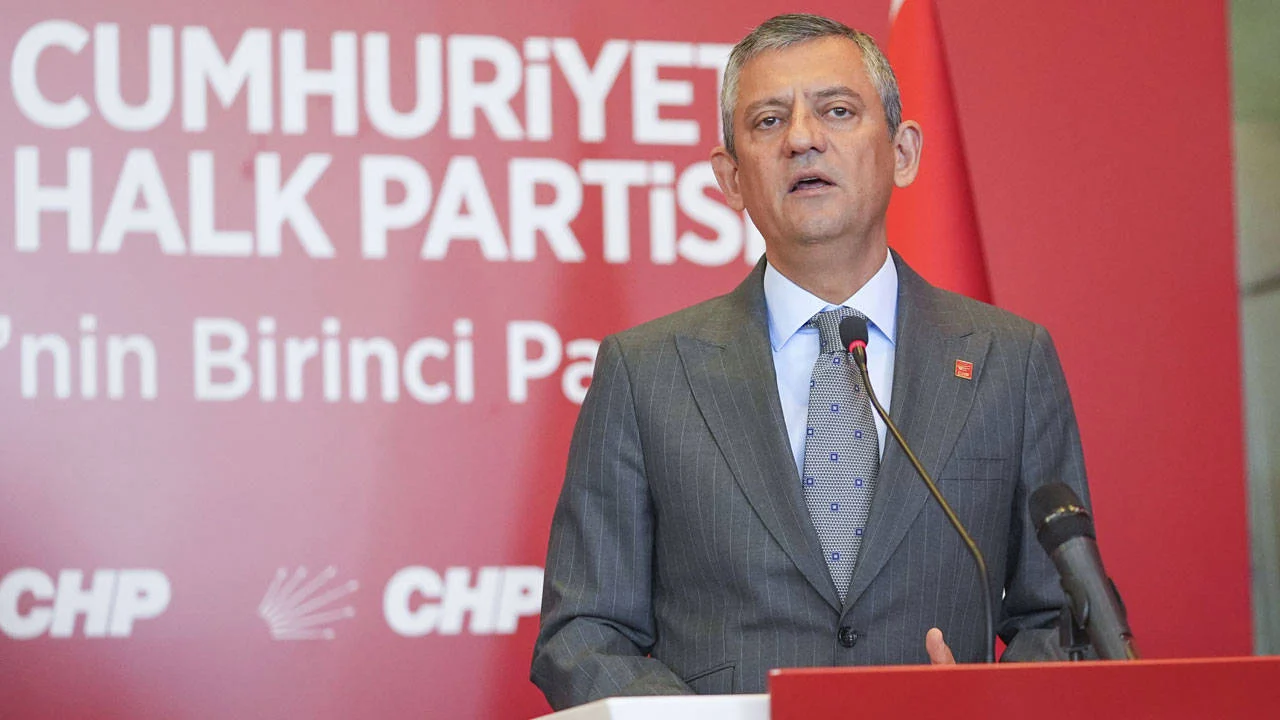 özgür özel