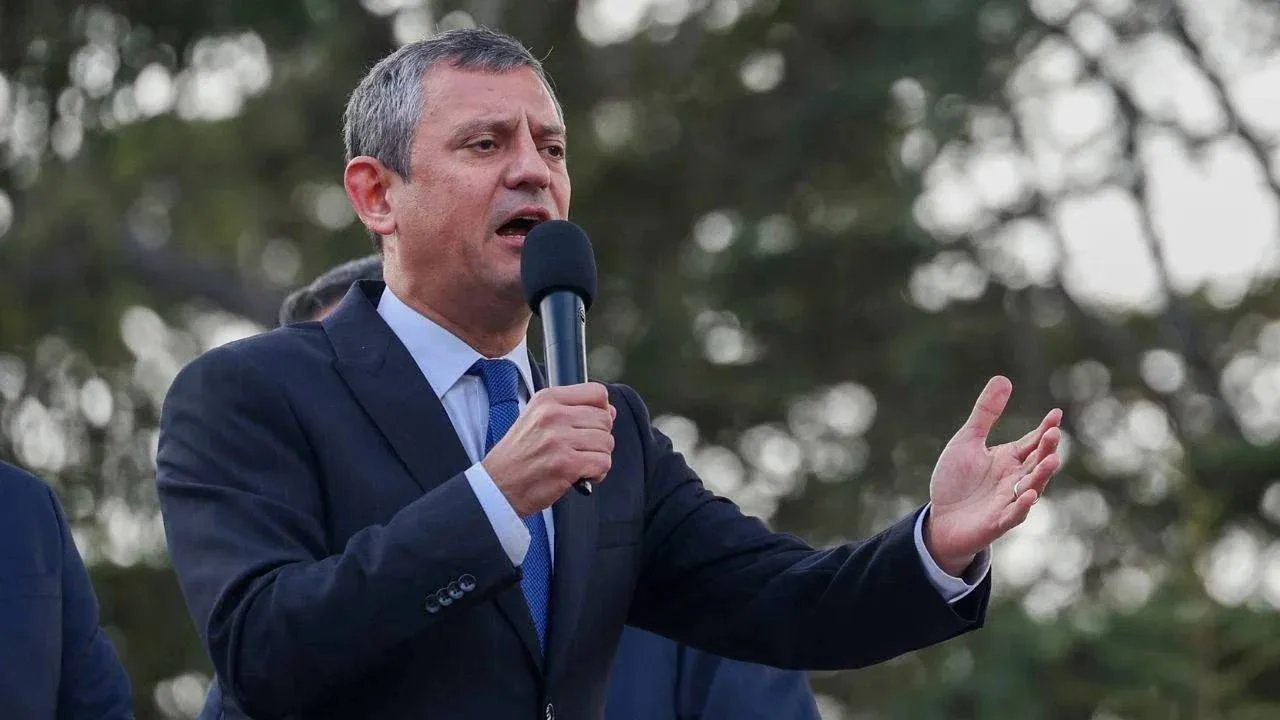 özgür özel