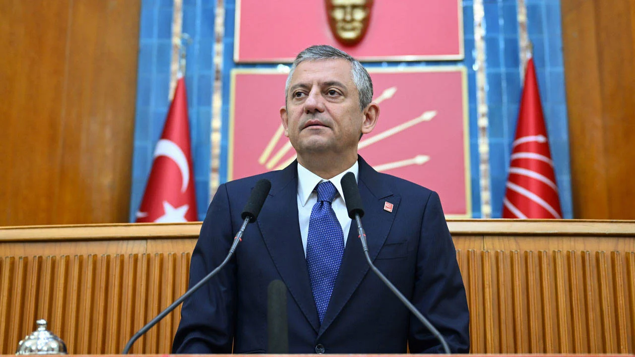 özgür özel