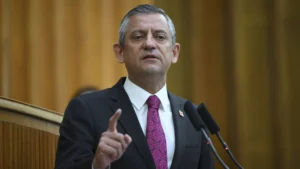 özgür özel