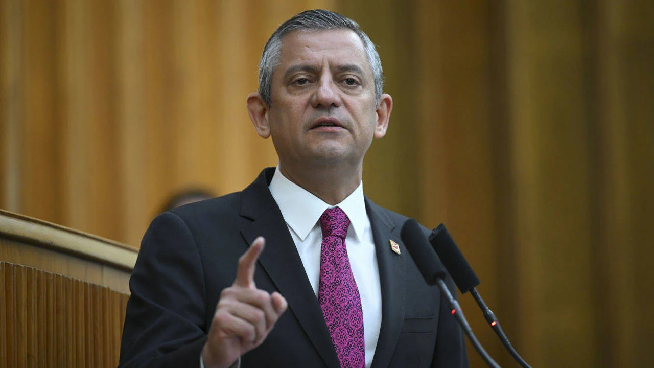 özgür özel