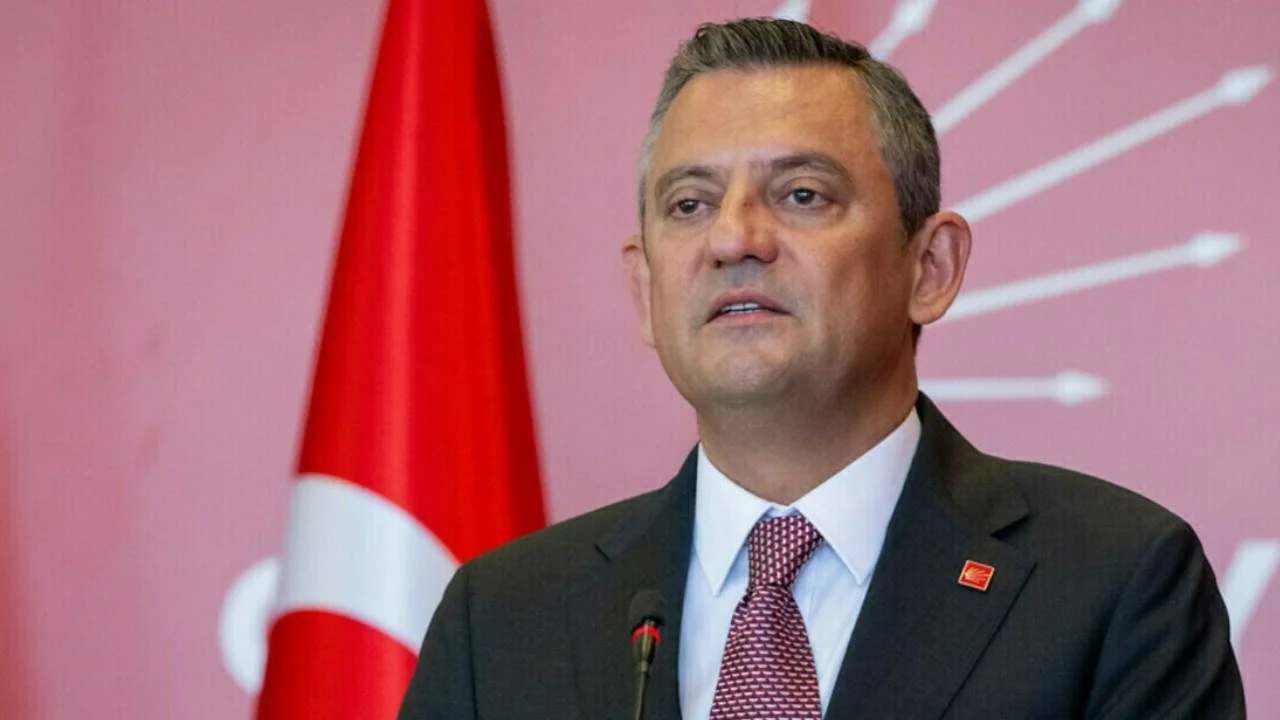 özgür özel