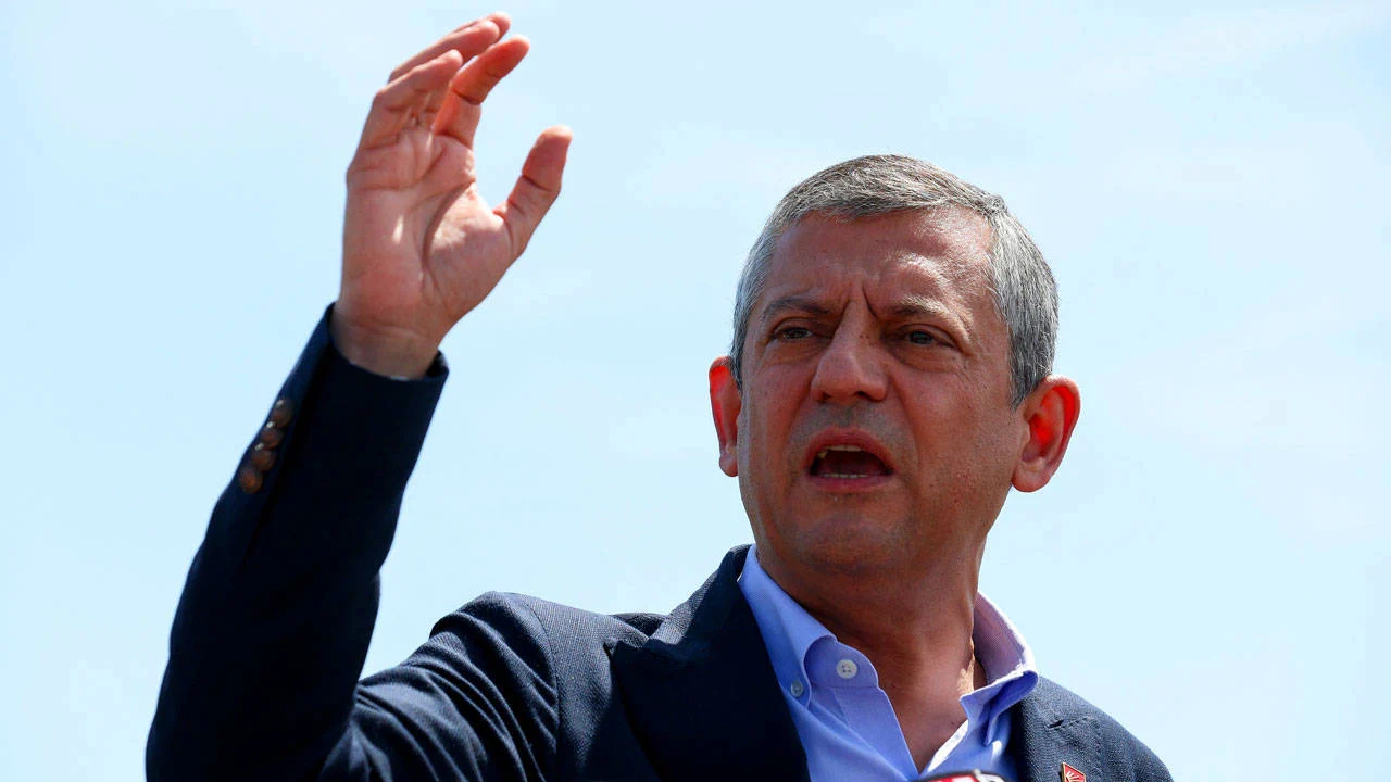 özgür özel
