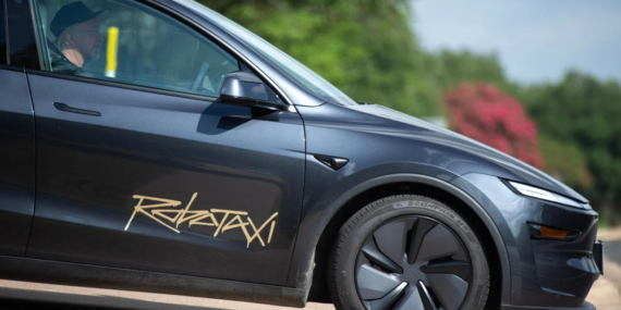 Elon Musk’a Bir Darbe de Robotaksi’den: Trafiği Ezdi Geçti