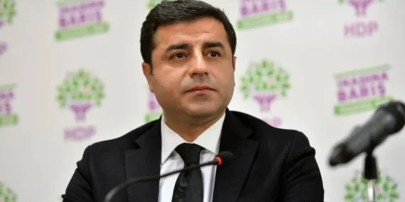 Selahattin Demirtaş’tan Yeni Açıklama: Belediye Başkanları Tahliye Edilmeli