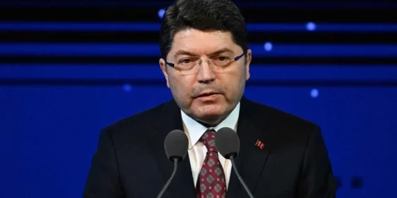 Bakan Yılmaz Tunç’tan CHP’li Belediyelerle İlgili Açıklama: “Yargı Bağımsız ve Tarafsız”