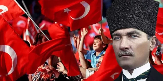 15 Temmuz’da Atatürk Fotoğraflarına Yasak İddiası Yalanlandı