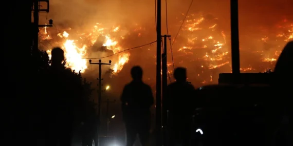 Bursa’da Alevler Yerleşim Alanlarını Tehdit Ediyor