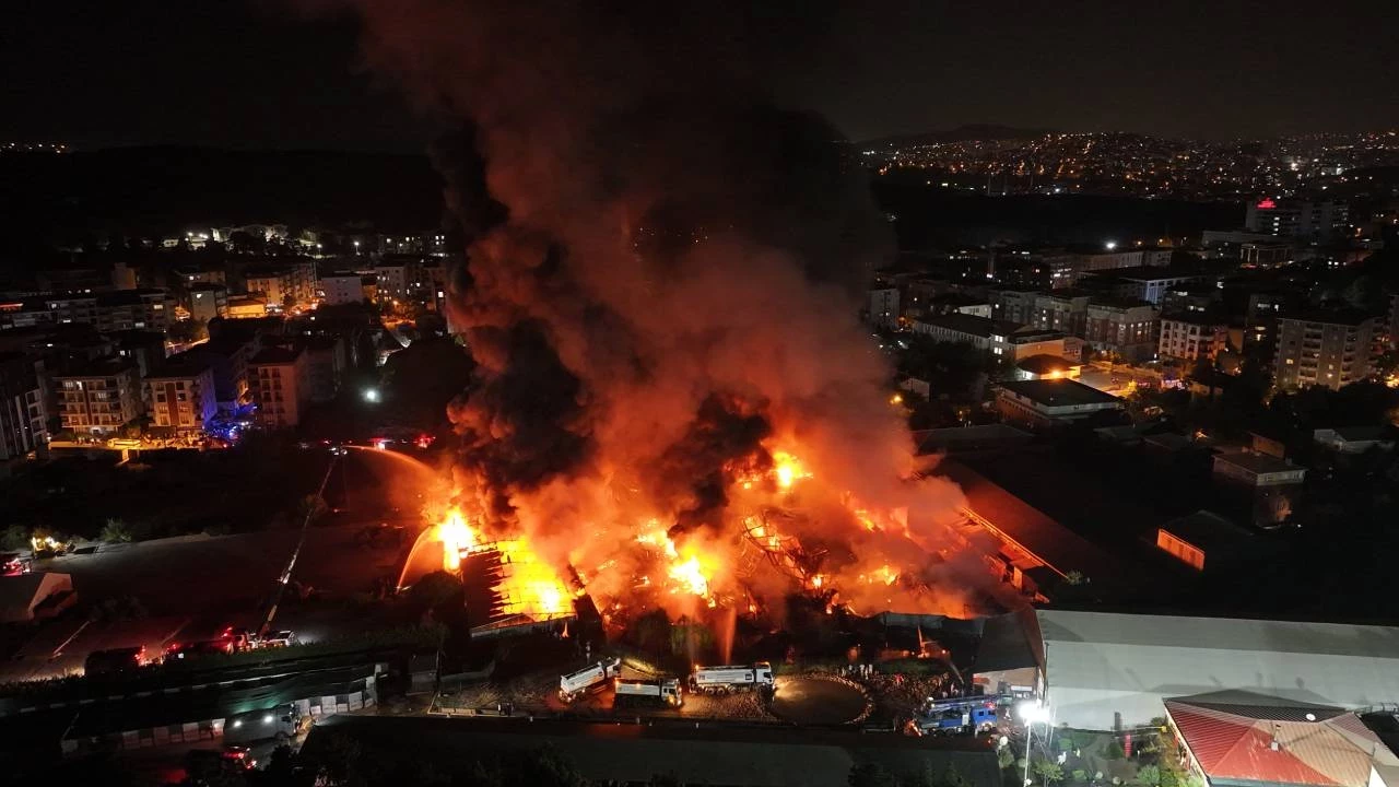Çekmeköy fabrika yangın
