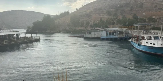 Halfeti’de Duba Restoran Fırtınada Akıntıya Kapıldı